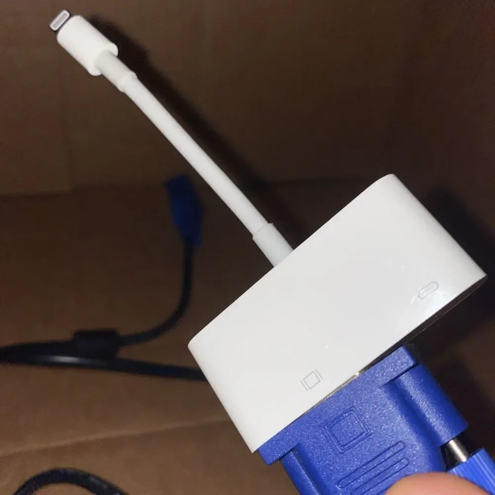 OEM Apple A1439 Lightning to VGA Adapter MD825ZM/A W VGA Cable Combo